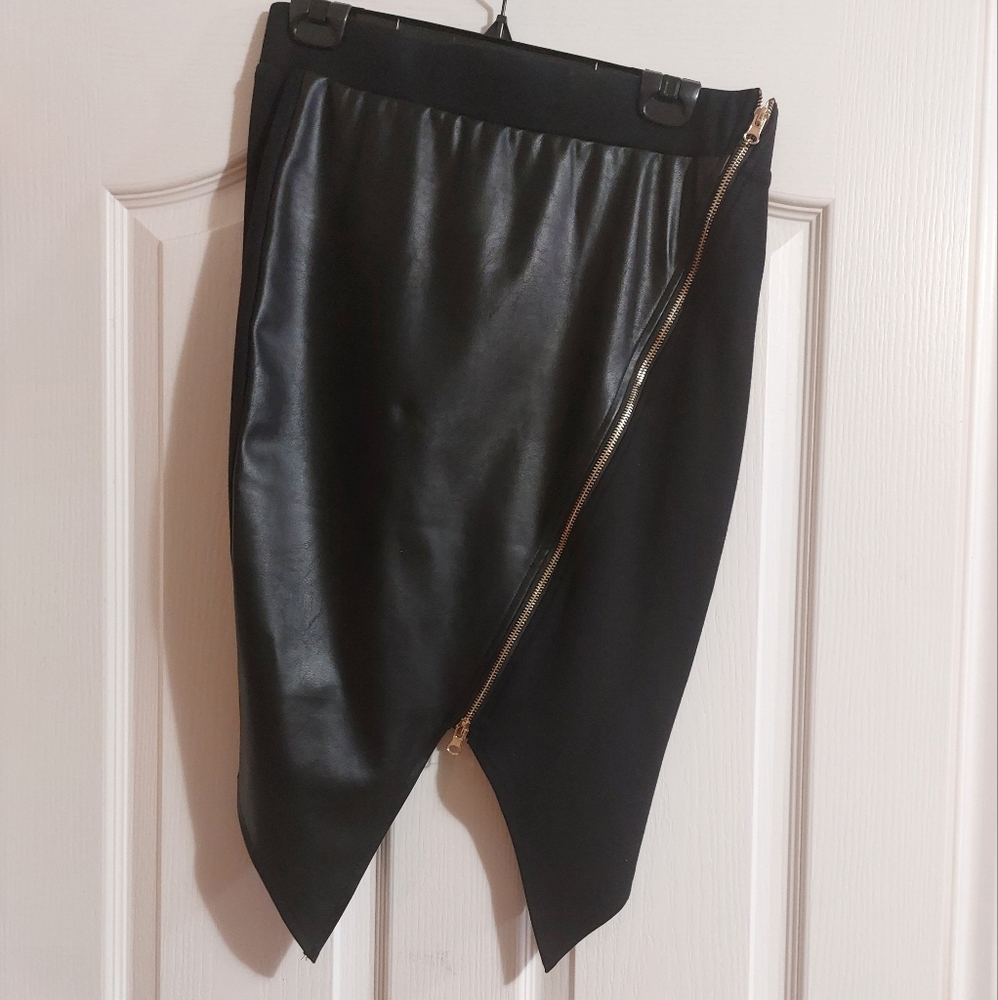 EUC Revamped Premium Collection Black Pleather Pencil Skirt